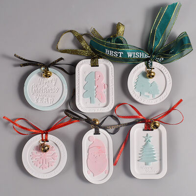 Dropping glue Christmas hanging mold Christmas tree snowflake gingerbread DIY fragrance gypsum aromatherapy wax sheet silicone grinding tool