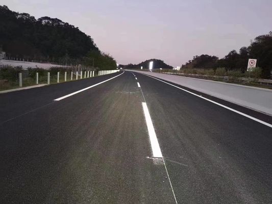 Pintura de marcado de fusión caliente brillante baja en COV Pintura termoplástica de tráfico Resistencia