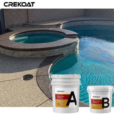 Las escamas de la pintura pegan la capa del piso con epóxido de la resina para el hormigón del sótano del garaje