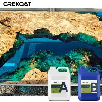 Profundo vertido Resina de colocación clara Creando profundidad y arte en cada pieza