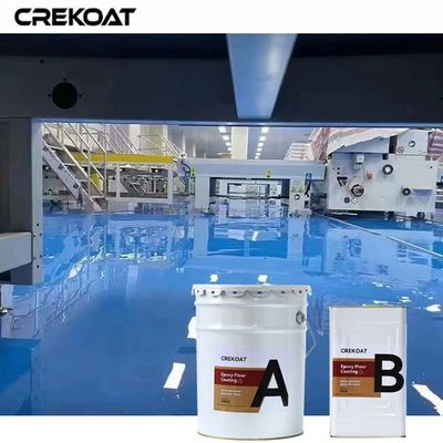 Trabajo de revestimiento de suelos epoxi antideslizante resistente a la humedad en zonas húmedas