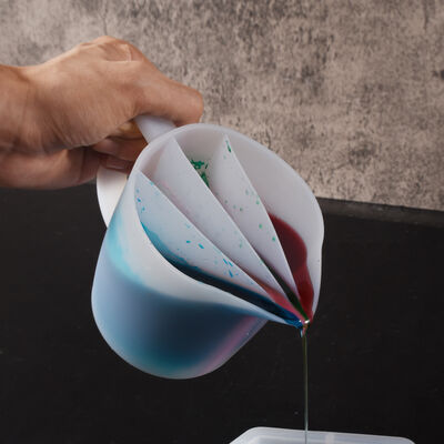 DIY silicone color grading cup, drip dispensing, grid mixing, color matching cup with handle, four grid silicone tool