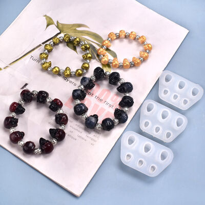 DIY Crystal Dropping Gel Mold Pirate Civilian Gentleman Skull Head Bracelet Jewelry Silicone Mold