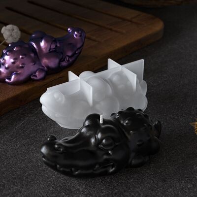 Crystal dropper mirror Q-version crocodile rhinoceros jewelry ornament dropper mold DIY aromatherapy candle mold