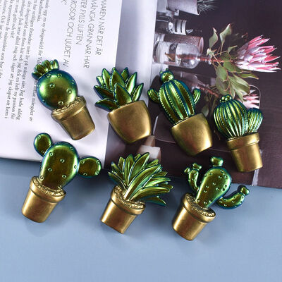 DIY Crystal Dropped Cactus Pendant Mold, 3D Cactus Refrigerator Patch Decoration Silicone Mold
