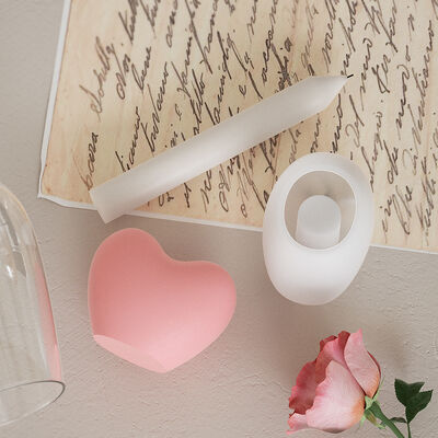 DIY Aromatherapy Candle Stand Base Decoration Grinding Tool 3D Three Dimensional Love Gypsum Candlestick Silicone Mold
