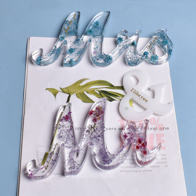 DIY Crystal Dropper Mold With The English Letters MR?&? Mr. MRS Signs Up To Decorate The Silicone Mold