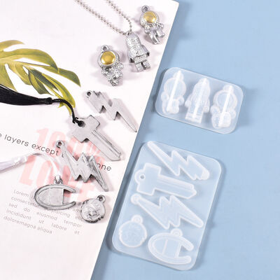 DIY Crystal Dropping Pendant Mold Astronaut Lightning Key Pendant Jewelry Silicone Mold