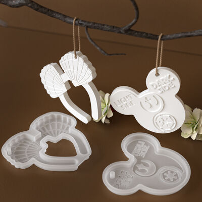 DIY Aroma Gypsum Handprint Shell Unicorn Bear Head Hanging Tag Pendant Keychain Silicone Mold